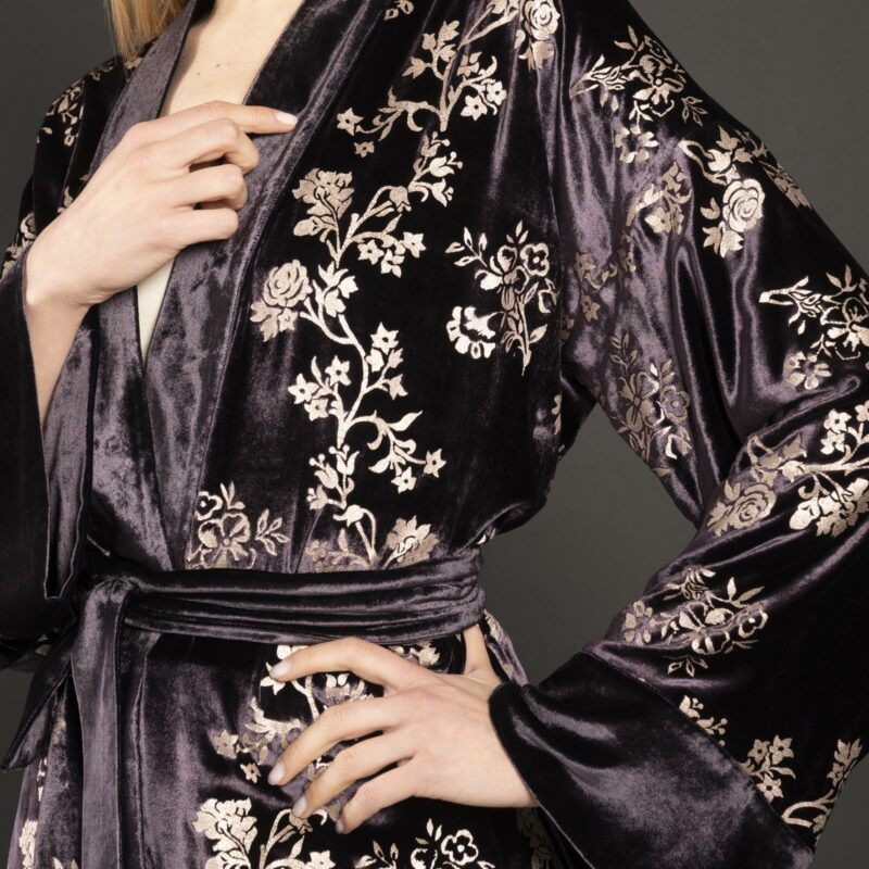 Audrey | 印花天鹅绒长和服外套 | 玫瑰紫 - 图片 3