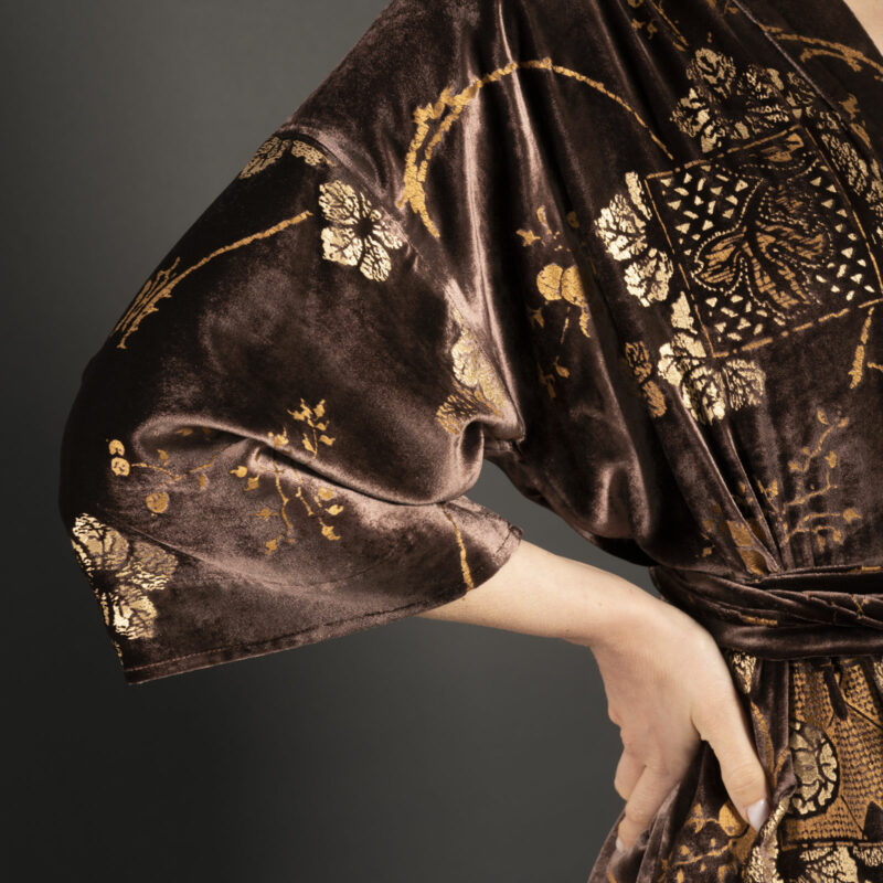 Iris | 印花天鹅绒和服短外套 | Riassunto 可可色 - 图片 5